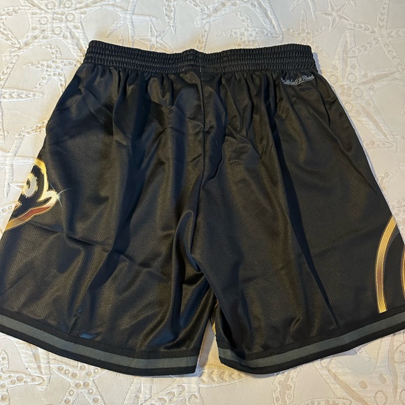 Mitchell & Ness NBA Chicago Bulls jersey knit shorts. - Picture 3 of 6
